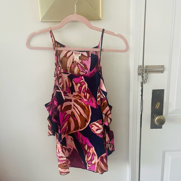 Backless Top - Picture 2 of 8